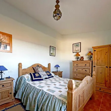 펜션 Exquisite Rural House With Garden, Pool And Views. *
