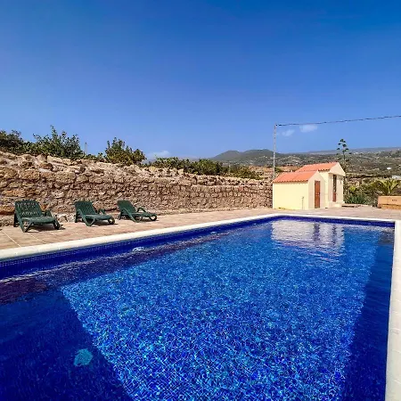Σπίτι διακοπών Exquisite Rural House With Garden, Pool And Views. Arico Viejo