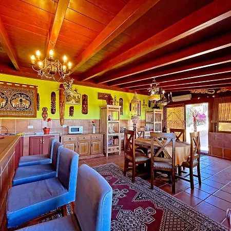 Exquisite Rural House With Garden, Pool And Views. Arico Viejo