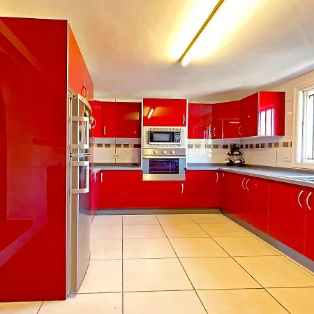 Hébergement de vacances Exquisite Rural House With Garden, Pool And Views.