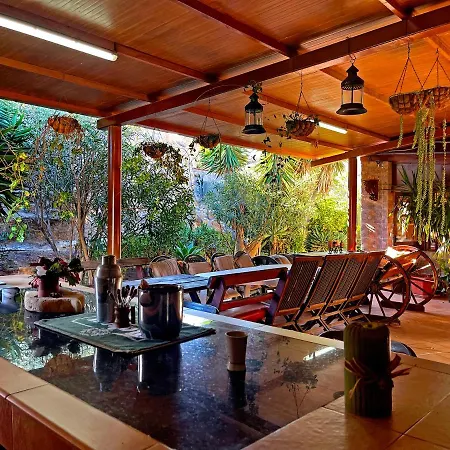 Exquisite Rural House With Garden, Pool And Views. Hébergement de vacances *