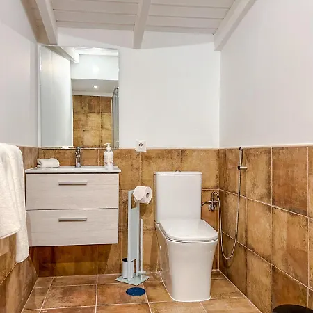 Exquisite Rural House With Garden, Pool And Views. Hébergement de vacances Arico Viejo