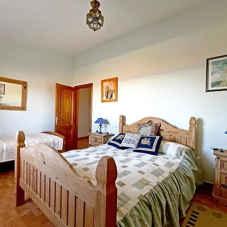 Exquisite Rural House With Garden, Pool And Views. *